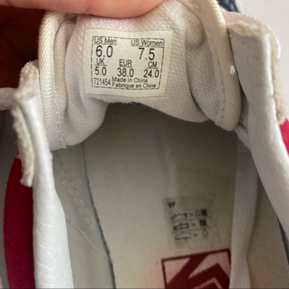 Vans - Picture 3 of 9